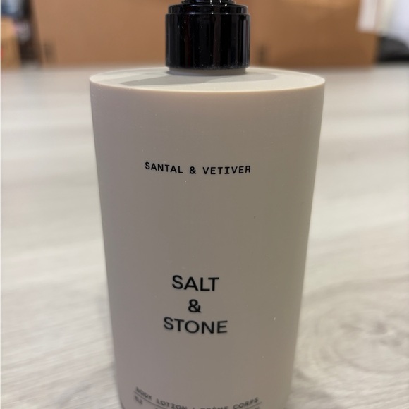 Salt & Stone body lotion - Picture 2 of 4